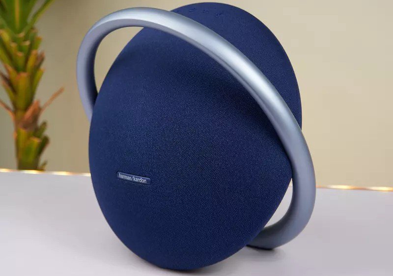 Harman Kardon Onyx Studio 8.