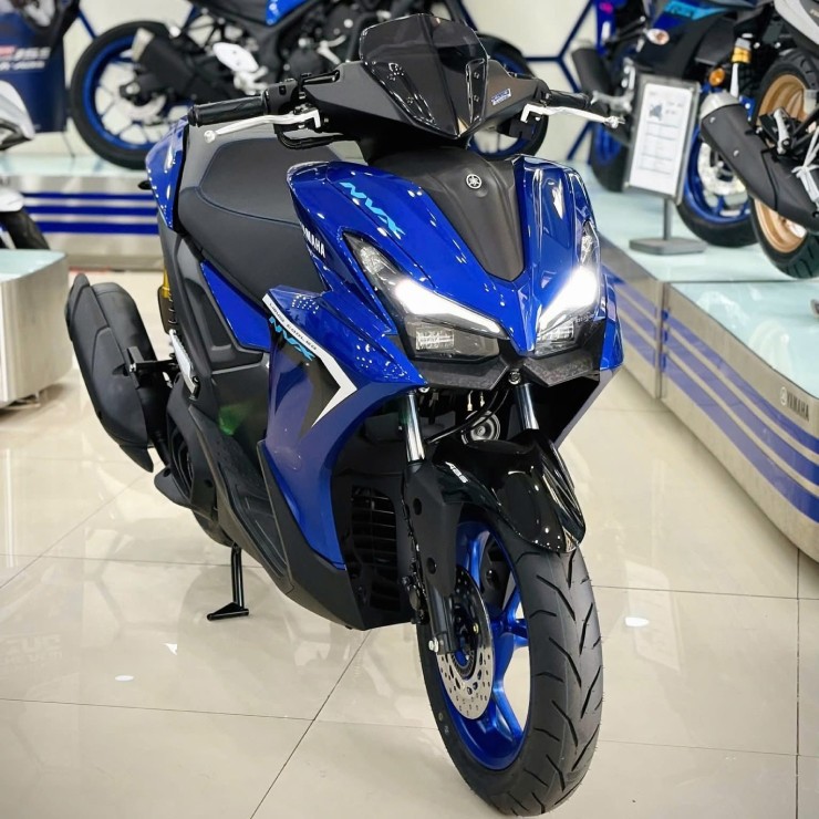 Nam giới nên chọn Honda Air Blade 160 hay Yamaha NVX 155 VVA? - 3