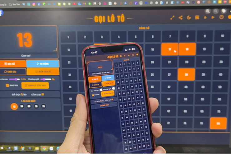 Sử dụng điện thoại để trải nghiệm Gọi Lô Tô.