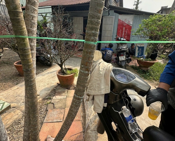 Căn nhà nơi hai vợ chồng tử vong.