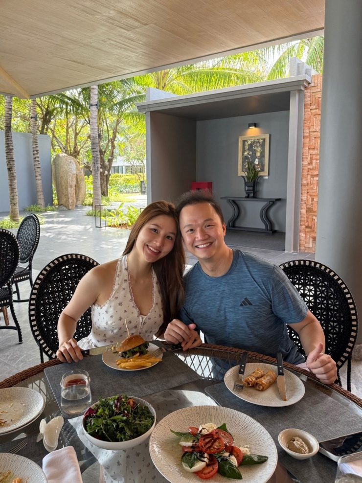 Ảnh sao 6/2: Vợ chồng Cường Đôla tới cổ vũ con gái biểu diễn - 3