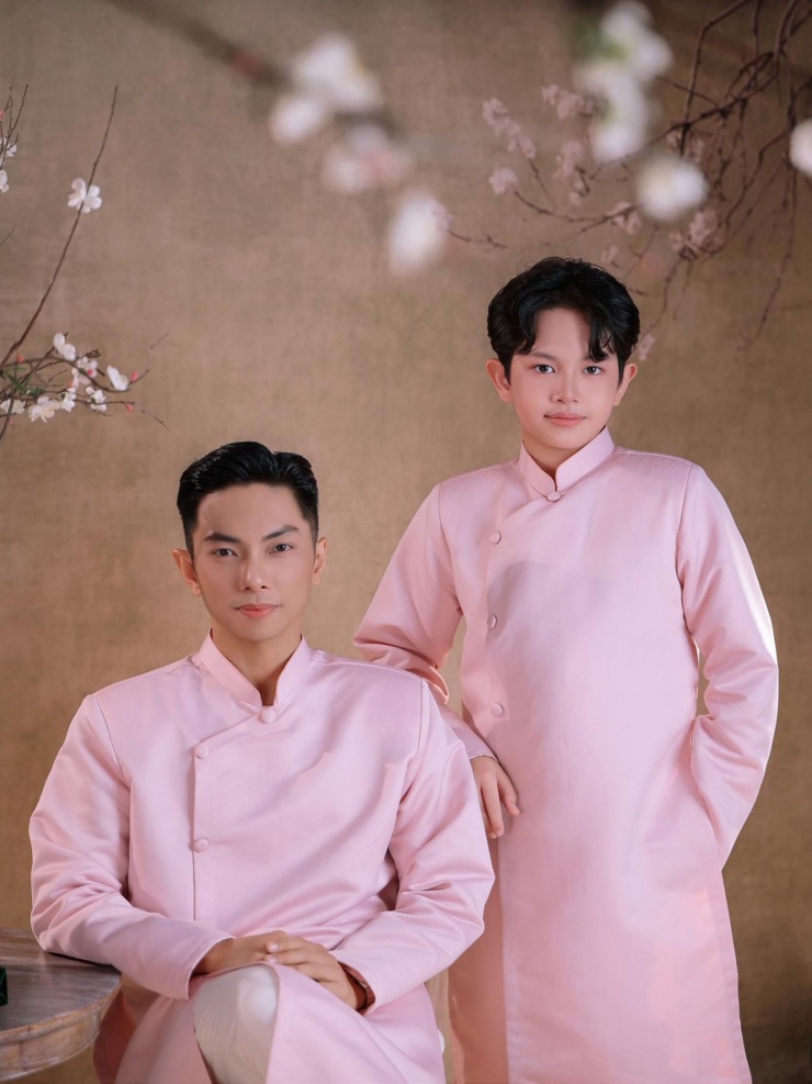 Ảnh sao 6/2: Vợ chồng Cường Đôla tới cổ vũ con gái biểu diễn - 4