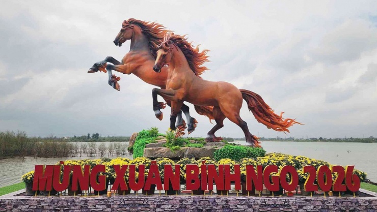 Linh vật song mã, khu sinh thái Triệu Độ, Triệu Bình, Quảng Trị. (Ảnh: Đinh Văn Tâm)