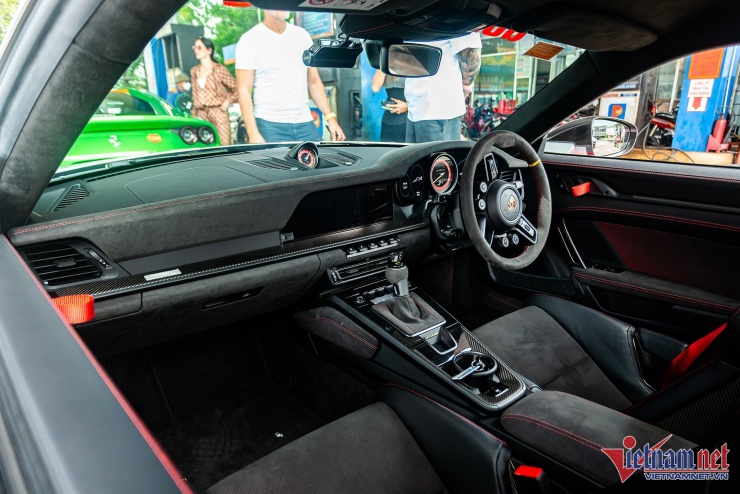 Đại gia 9x Hà Nội chi hơn 20 tỷ mua xe thể thao Porsche 911 GT3 RS - 7