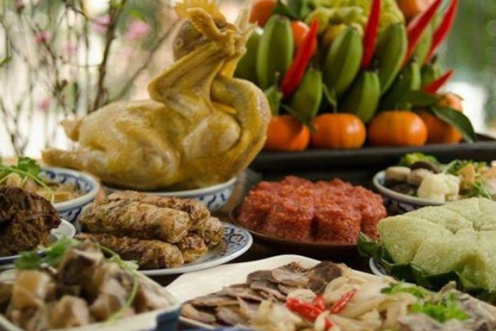 Nhiều người tăng vọt vài ký: Cảnh báo nguy cơ tái phát bệnh mạn tính và béo phì sau Tết