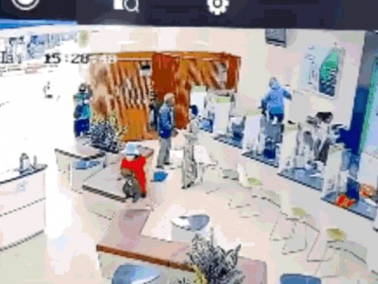 Họp báo công bố thông tin bắt băng cướp ngân hàng ở Gia Lai