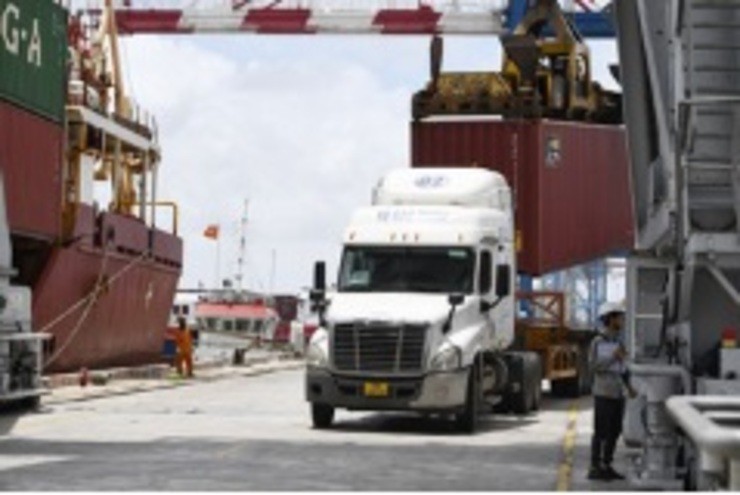 Gỡ khó thông quan hàng thực phẩm, DN băn khoăn điều xảy ra sau ngày 15/4