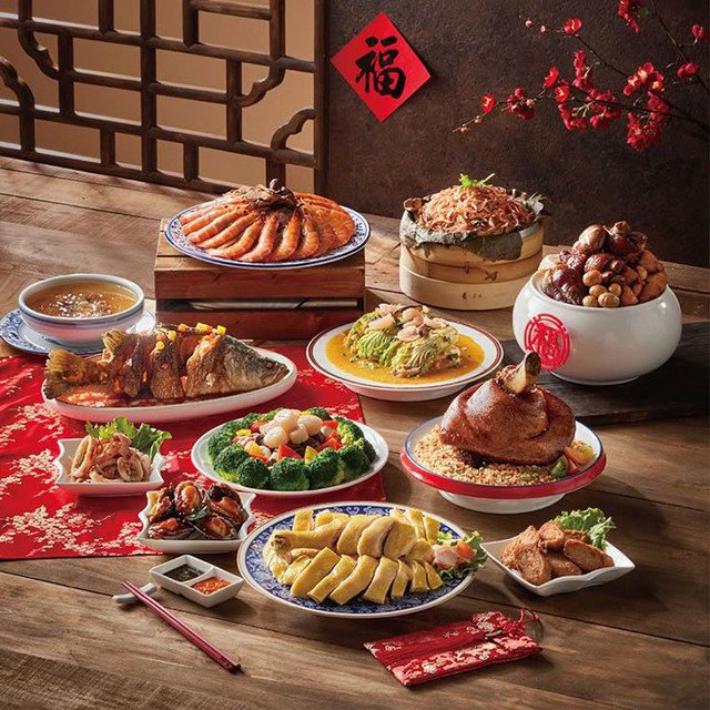 Mâm cỗ Tết truyền thống với nhiều món giàu năng lượng, dễ khiến ăn uống vượt kiểm soát nếu không chú ý khẩu phần.