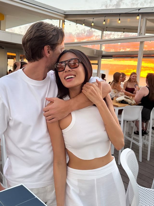 Ảnh sao 6/2: Vợ chồng Cường Đôla tới cổ vũ con gái biểu diễn - 6