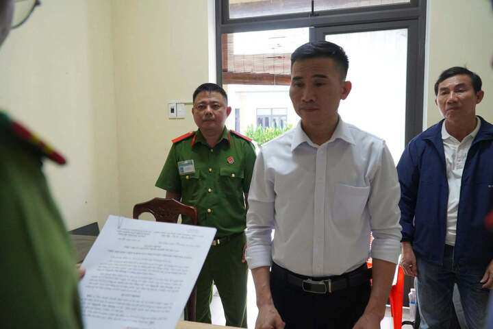 Nguyễn Văn Hoàng bị bắt giam. (Ảnh: C.A)