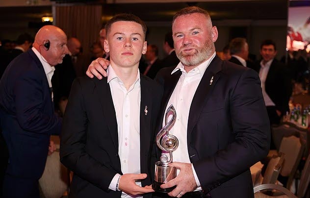 Bố con nhà Rooney