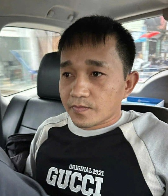 Hai kẻ cướp ngân hàng giả làm người dân tộc thiểu số gùi tiền trong hành trình tẩu thoát - 7