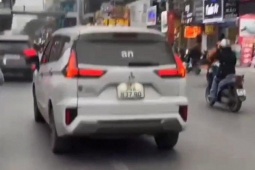 Làm rõ lý do bảng LED sau xe ô tô chạy dòng chữ tục tĩu, xúc phạm lực lượng công an