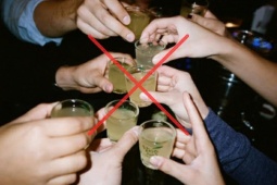 Tin tức sức khỏe - Tránh ngay 3 thói quen âm thầm “đánh gục” phổi ngày Tết, kẻo phải “ăn Tết” trong bệnh viện!