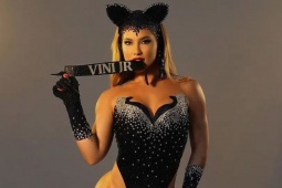 Bạn gái Vinicius táo bạo khoe vòng 3 gợi cảm, "gây bão" MXH có 55 triệu lượt theo dõi