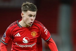 Con trai Rooney 16 tuổi sắp lên đội 1 MU, hưởng lương 50.000 bảng/năm