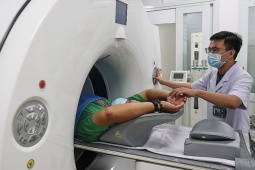 'X-quang đủ 6 phút' - bệnh viện đối phó, BHYT nói đúng quy trình