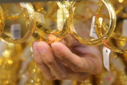 Sáng 6-2, giá vàng miếng SJC giảm thêm 4,2 triệu đồng/lượng