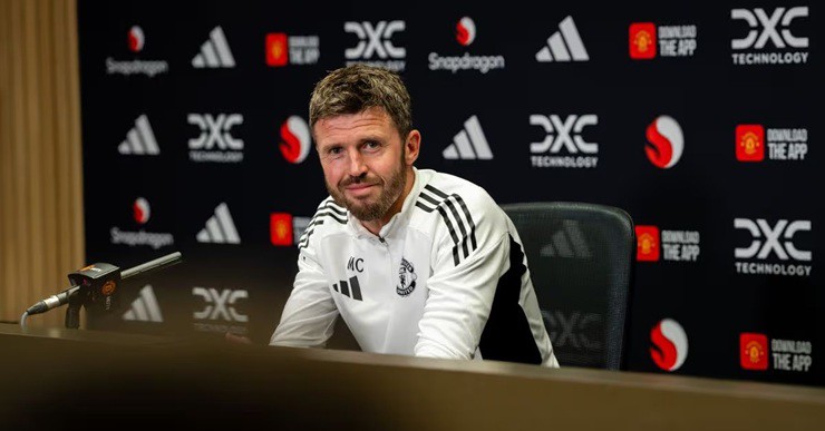 MU đại chiến Tottenham: Carrick giữ đôi chân trên mặt đất, báo tin vui về Mount - De Ligt - 1