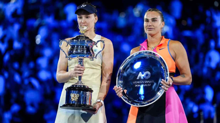 Sabalenka (bên phải) hướng tới thành công tại Grand Slam cuối năm 2026