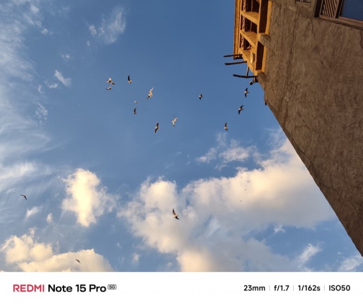 Mức giá thấp cho một smartphone camera đẳng cấp flagship nhận được nhiều sự chú ý.