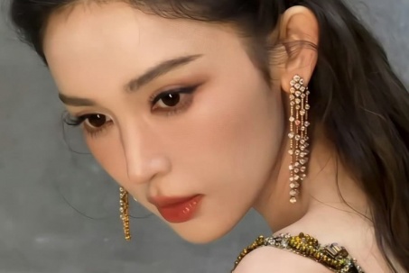 Hàng chục minh tinh hạng A đọ sắc