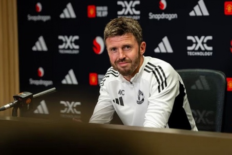 MU quyết đấu Tottenham: Carrick giữ đôi chân trên mặt đất, báo tin vui về Mount - De Ligt