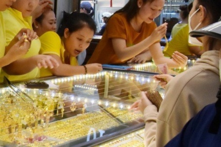 Giá vàng hôm nay 6-2: Sụt giảm mạnh