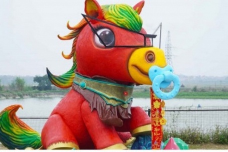 Linh vật ngựa Tết Bính Ngọ ở tỉnh, thành nào đẹp nhất, độc đáo nhất?