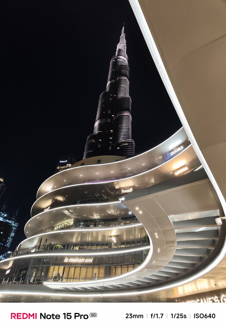 Mức giá thấp cho một smartphone camera đẳng cấp flagship nhận được nhiều sự chú ý.