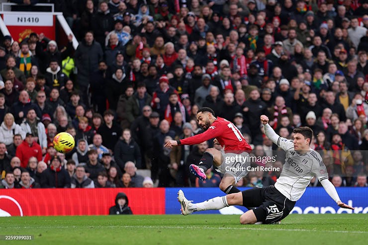 Những cú sút của Cunha có lực cực tốt