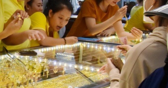 Giá vàng hôm nay 6-2: Sụt giảm mạnh