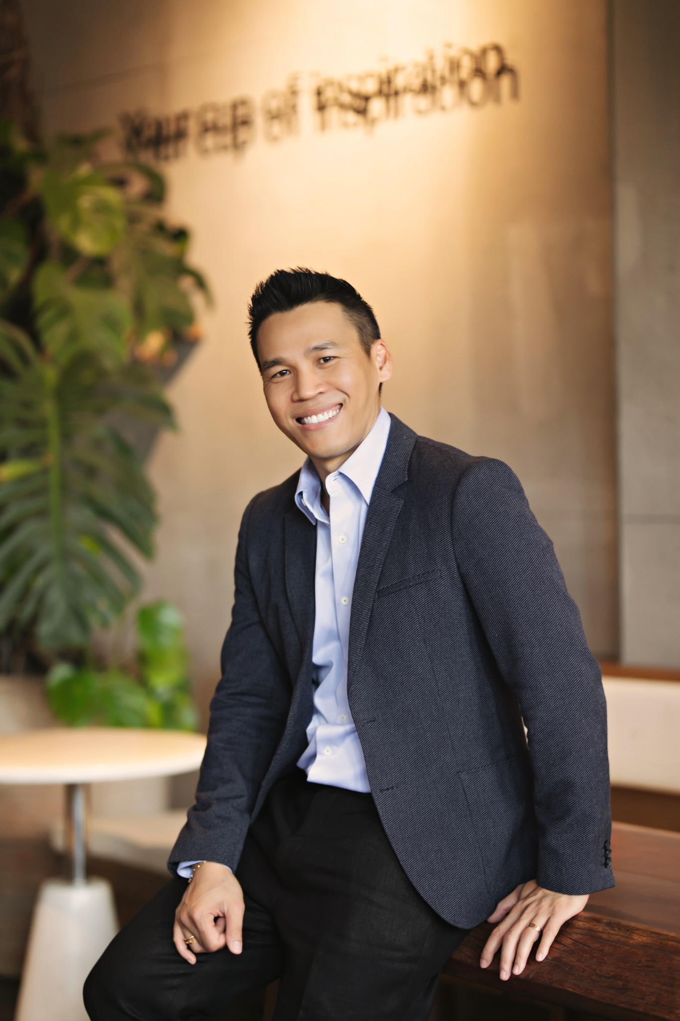 Anh Danh Trần - người giữ nhịp cho không gian và ẩm thực tại Laang Saigon.