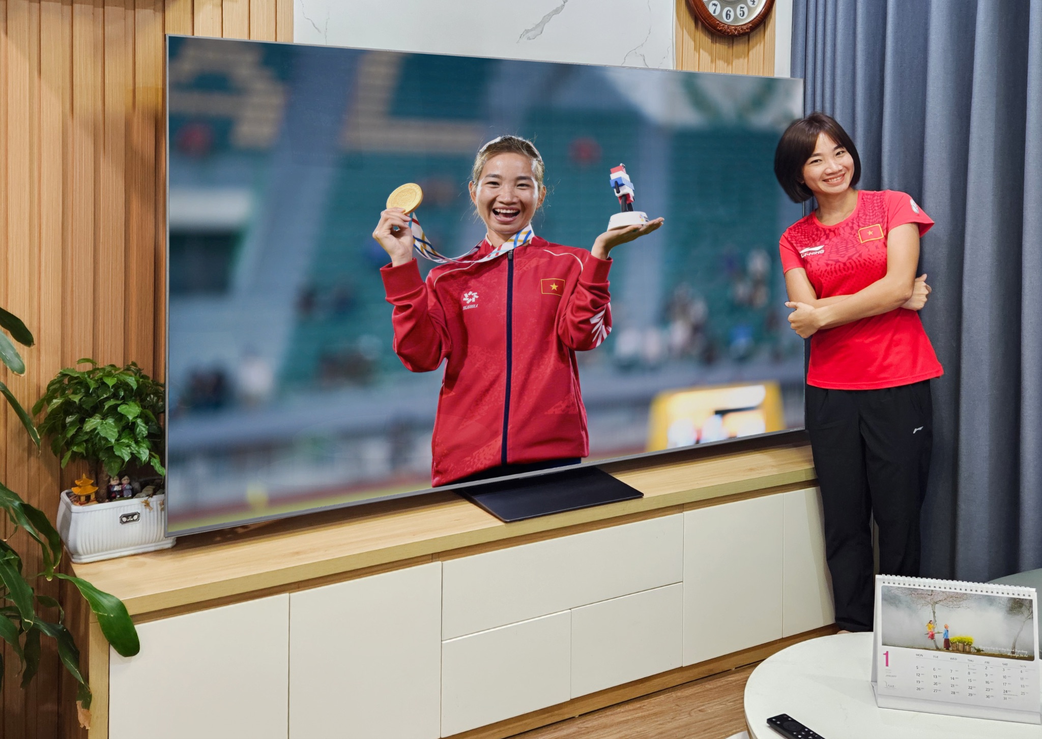 Khi chiến thắng trở về nhà, không gian sum vầy thêm bừng sắc cùng những khoảnh khắc đáng nhớ