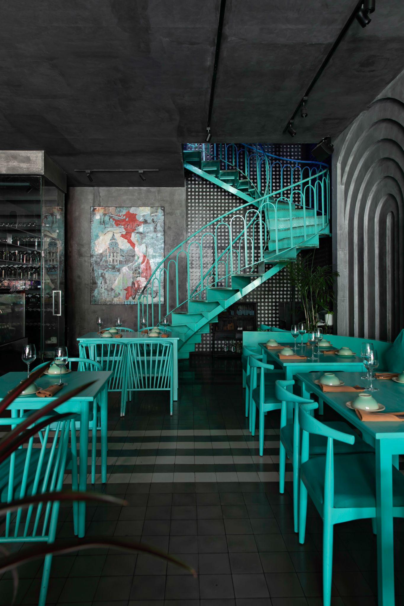 Laang Saigon Central - chi nhánh thứ 2 của thương hiệu với không gian xanh ngọc bích dịu mắt, nơi ánh sáng và sự yên tĩnh được tiết chế vừa đủ để thực khách thật sự ngồi lại (Nguồn ảnh: Laang Saigon)