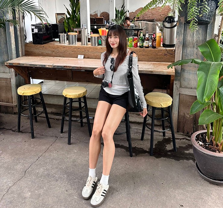 Hot girl quê Vĩnh Long cho biết bản thân rất sợ béo và mất múi cơ