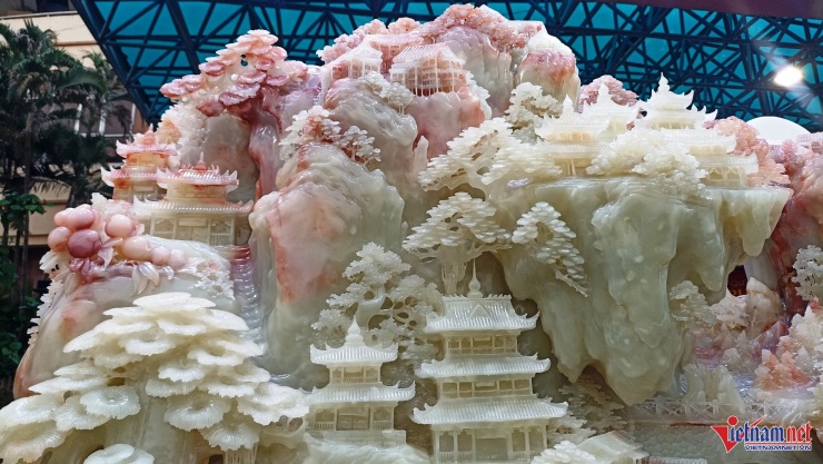 Phong cảnh trong tranh sơn thủy như chính tên gọi của nó