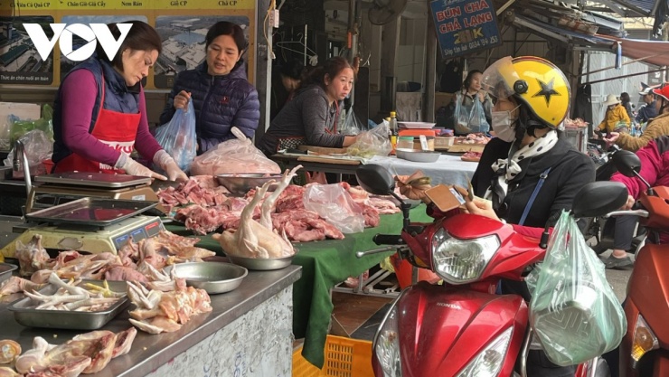 Thị trường thực phẩm Tết 2026: Giá thịt lợn, tôm liên tục tăng giá - 4