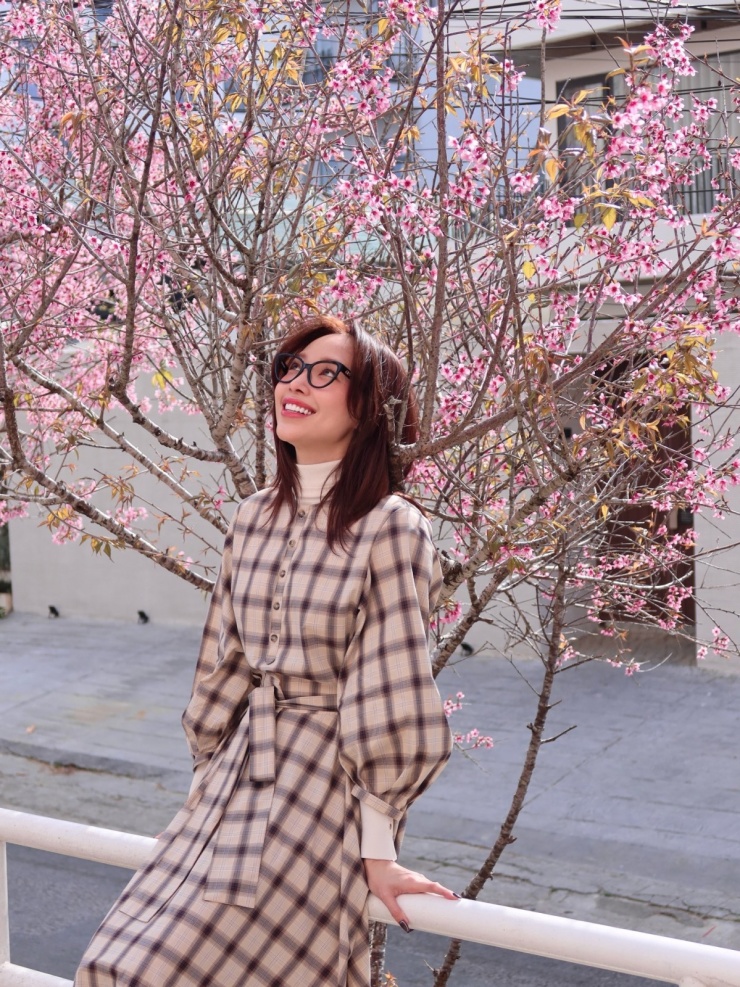 Tóc Tiên check in mùa mai anh đào nhuộm hồng Đà Lạt - 1