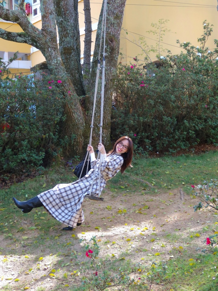 Tóc Tiên check in mùa mai anh đào nhuộm hồng Đà Lạt - 6