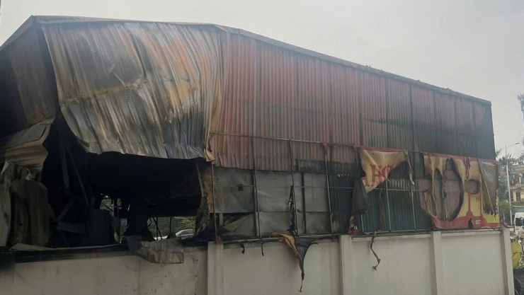 Ngọn lửa thiêu rụi nhiều tài sản