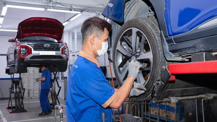 Chuẩn bị ô tô đi chơi Tết cần kiểm tra những gì? - 1