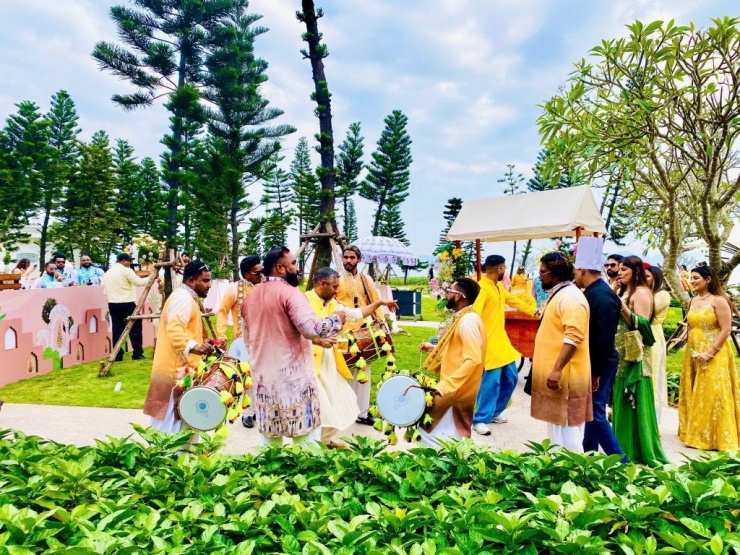 Chi phí tổ chức đám cưới được nêu ở mức khoảng gần 80 tỷ đồng, gồm: Kinh phí tổ chức, di chuyển, trang trí, ẩm thực và hậu cần.