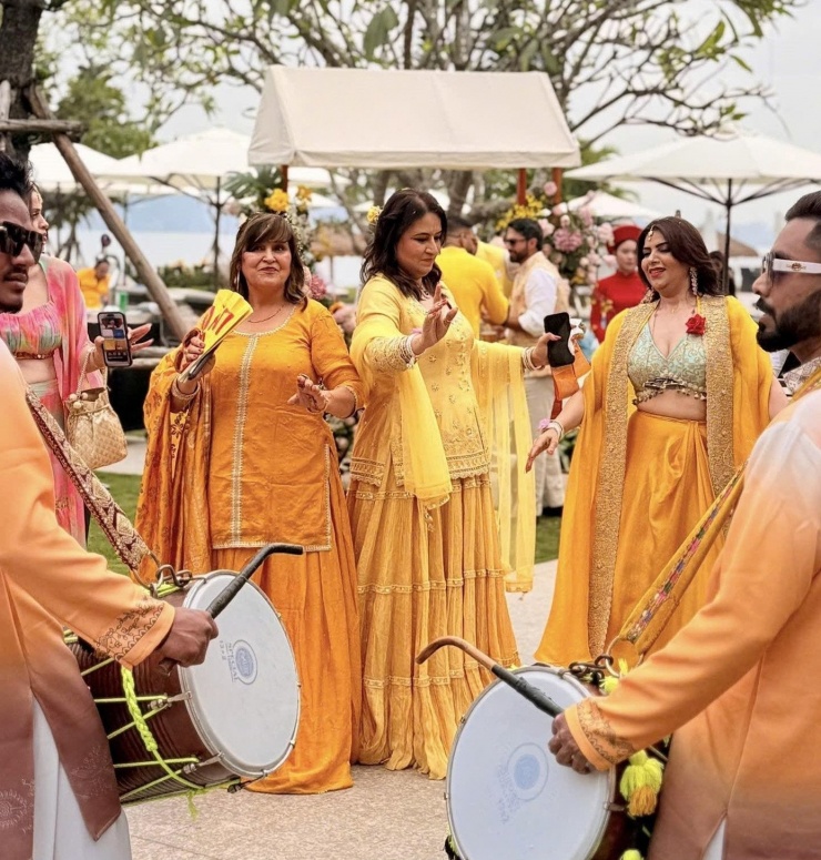 Thông tin từ Sở Văn hóa Thể thao và Du lịch tỉnh Quảng Ninh, từ nay đến 14/2, Quảng Ninh dự kiến tiếp tục đón thêm 2 đám cưới của các gia đình tỷ phú Ấn Độ.