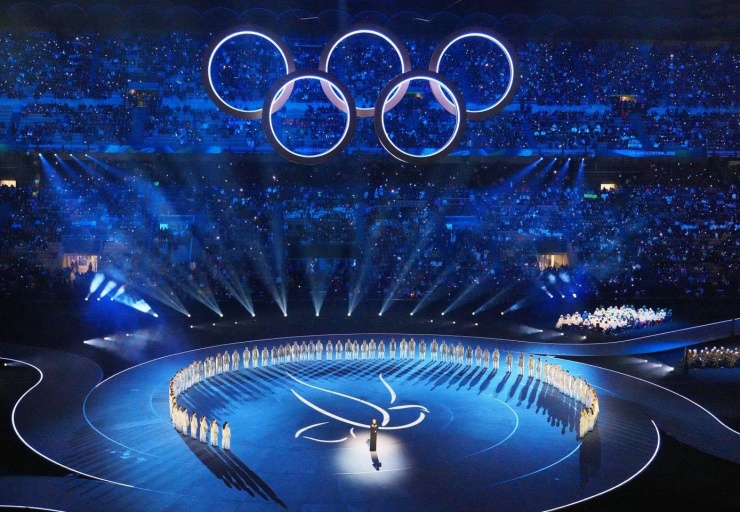 Nữ diễn viên Charlize Theron truyền
tải thông điệp hòa bình, trích dẫn những lời nói của cựu Tổng thống
Nam Phi Nelson Mandela.