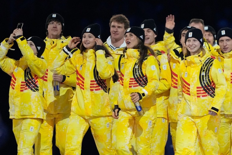 Các vận động viên Bỉ tham gia lễ diễu
hành các quốc gia.