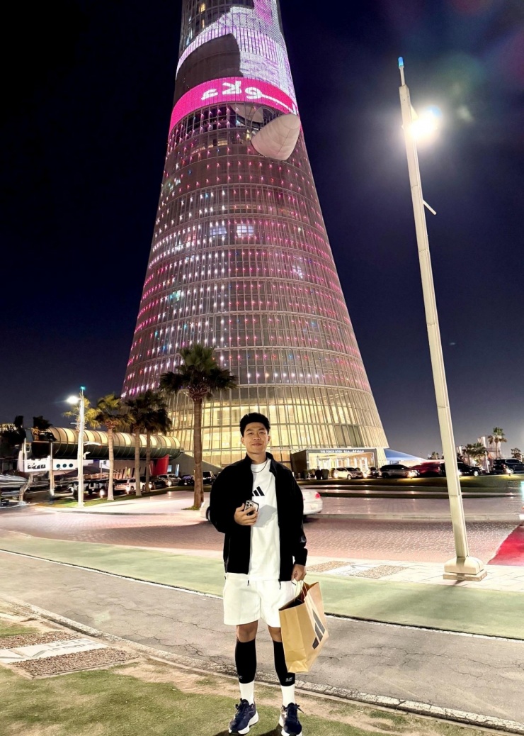 Trang phục đơn sắc của cầu thủ Phạm Lý Đức - 7