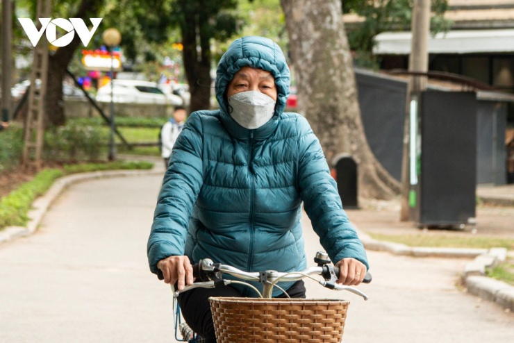 Nhiệt độ thấp nhất trong đợt không khí lạnh này ở Bắc Bộ phổ biến 10–13 độ, vùng núi 7–10 độ, vùng núi cao có nơi dưới 3 độ.