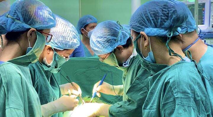 Hà Nội "trải thảm đỏ" đón bác sĩ giỏi với những chính sách cạnh tranh. (Ảnh minh hoạ)