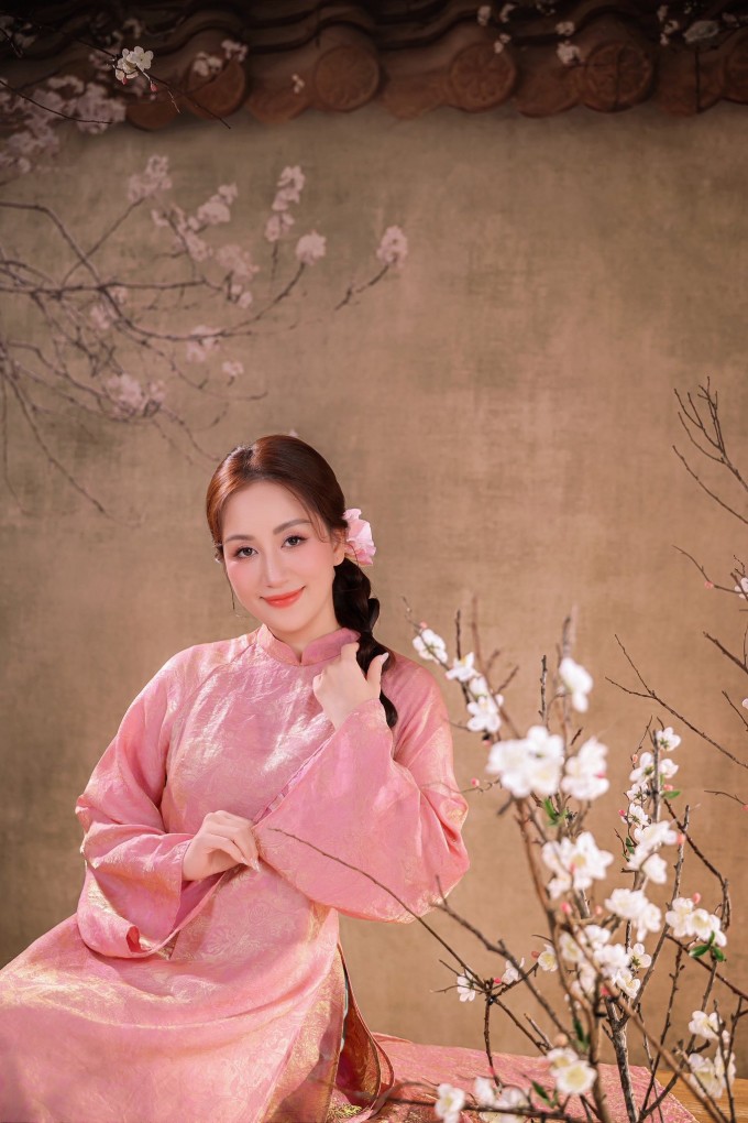 Nhà Khánh Thi - Phan Hiển nhí nhảnh trong ảnh Tết - 10